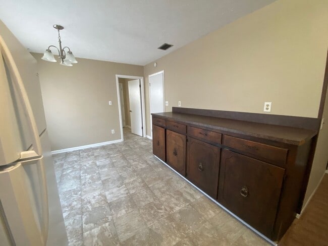 Building Photo - Spacious 3Bed/2Ba Brick Home Near Tyndall AFB! *1/2 Off Security Deposit for Active-Duty Miliary!*