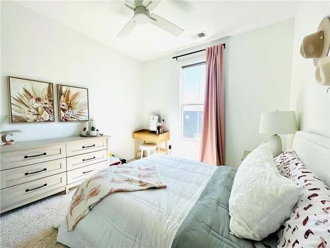 Building Photo - 115 Firefly Cir