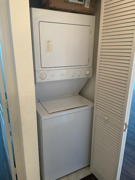 Building Photo - 1830 Radius Dr