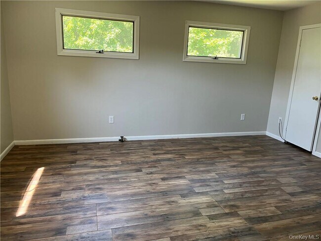 Building Photo - 598 NY-303