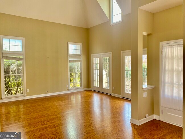 Building Photo - 1606 Cascade Overlook