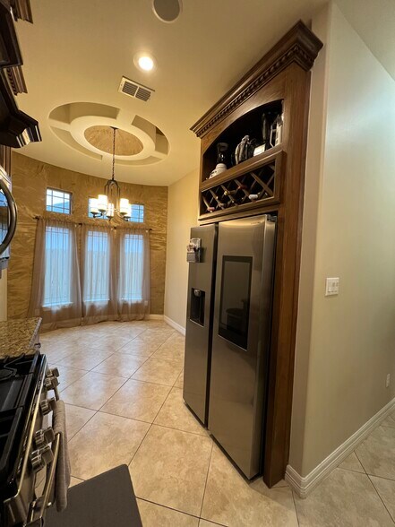 Building Photo - 2100 Rice Ave