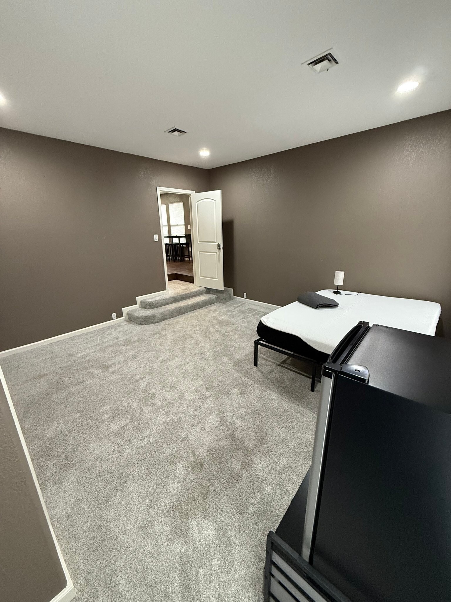 Building Photo - 9487 Dalton Way