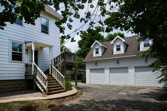 Building Photo - 212 W Russell St