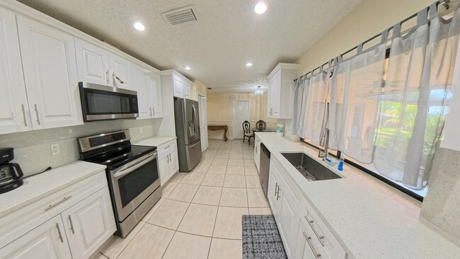 Building Photo - 13484 Jonquil Ct