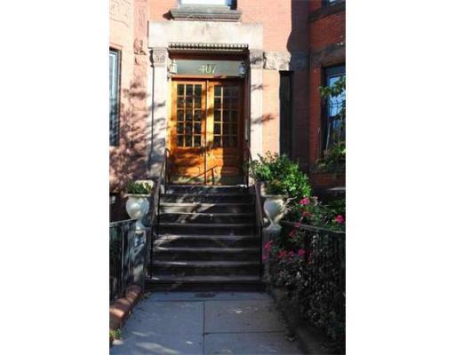 Building Photo - 407 Marlborough St