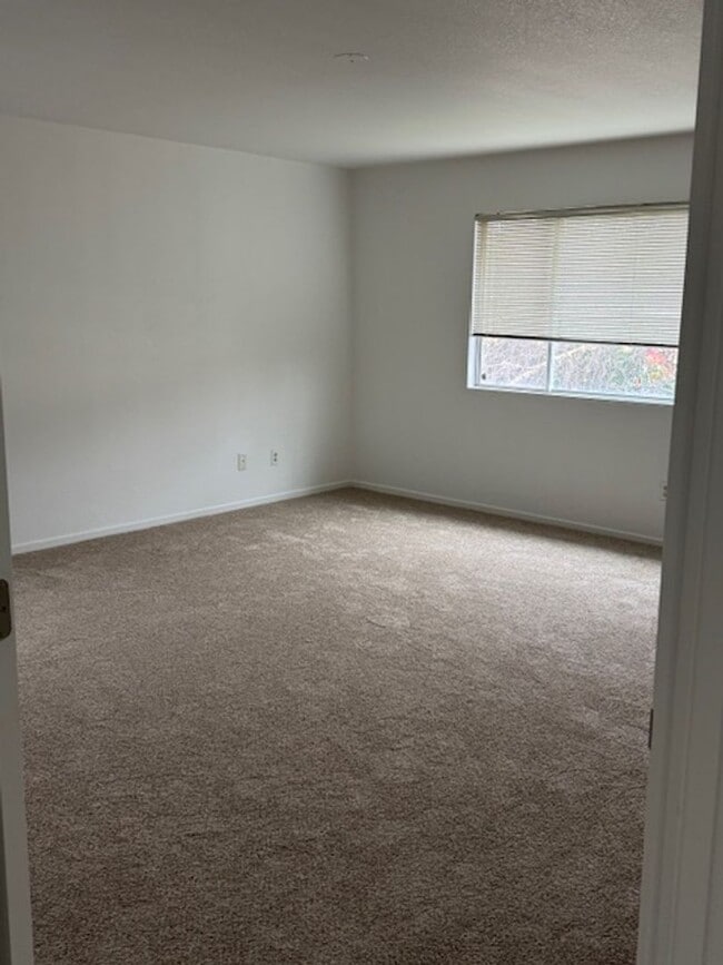 Building Photo - Spacious 4 Bed / 3 Bath Two-Story Home for Rent – Citrus Heights, CA