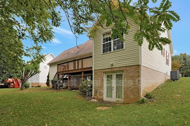 Building Photo - 184 Larkspur Ln