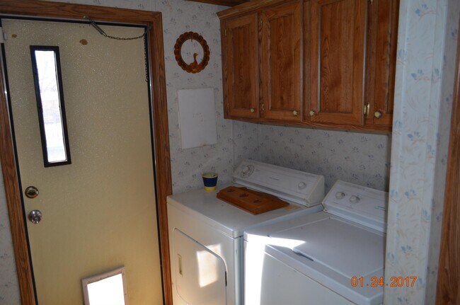 Building Photo - 805 S Weatherford St