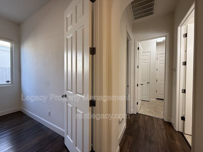 Building Photo - 1700 Charm Way