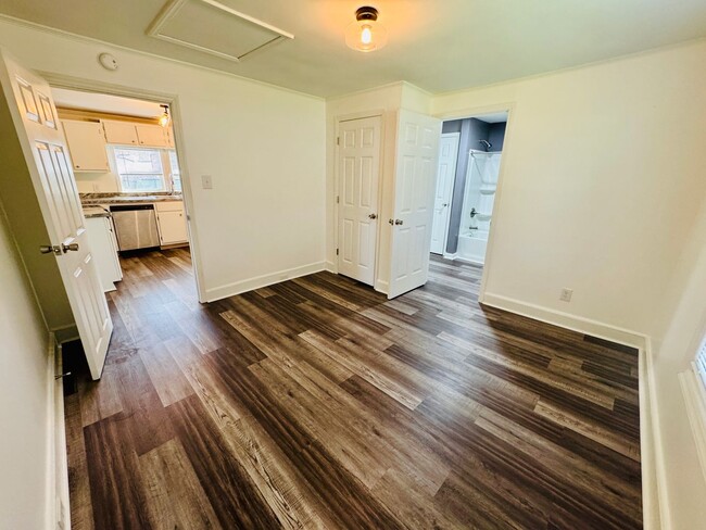 Building Photo - Price just reduced!