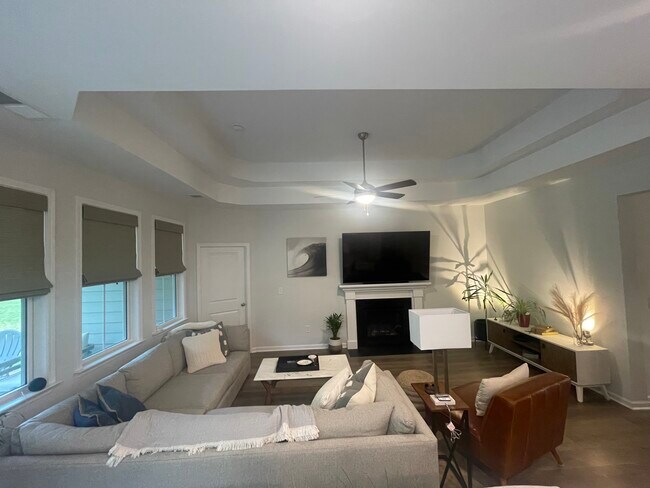 Building Photo - 840 Orchard Valley Ln
