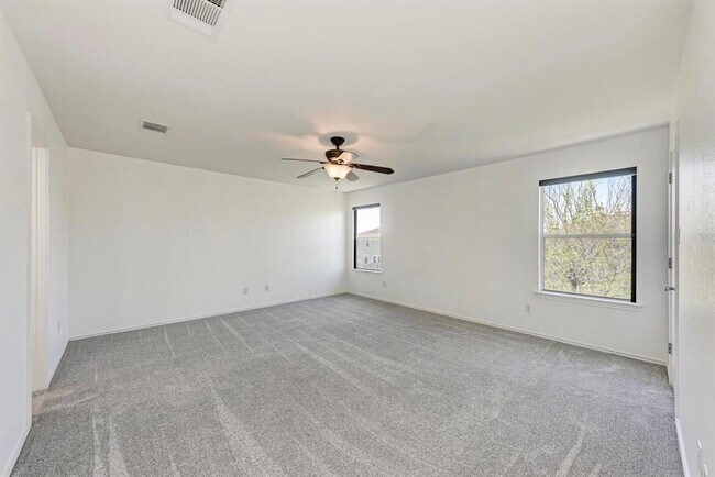 Building Photo - 12740 Bella Pkwy