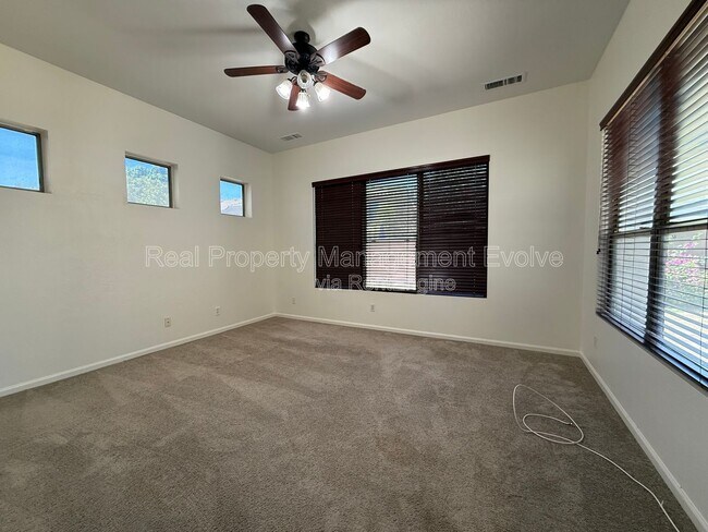 Building Photo - 281 W Flamingo Dr