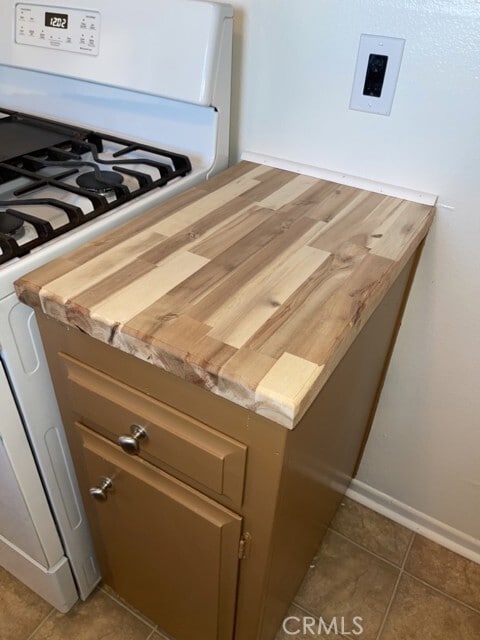 Building Photo - 16088 Chestnut St