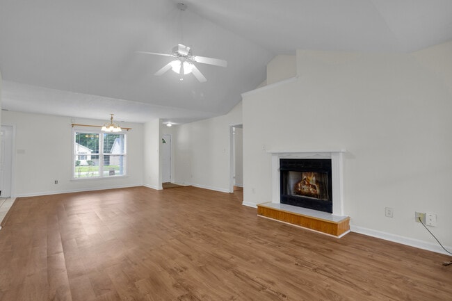 Building Photo - 108 Luke Ct