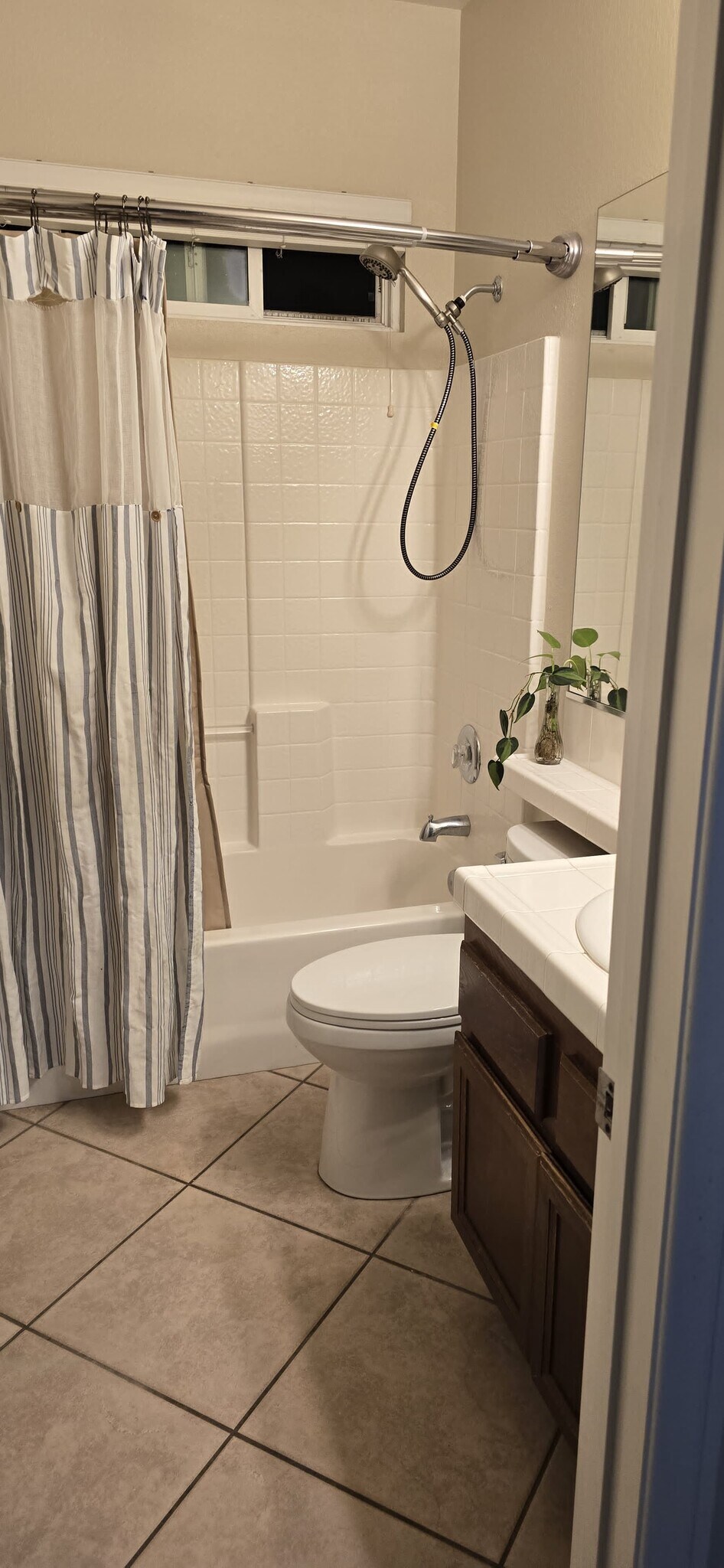 Building Photo - 395 Plaza Calimar