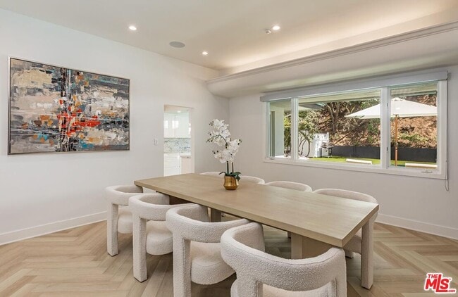 Building Photo - 502 Evelyn Pl