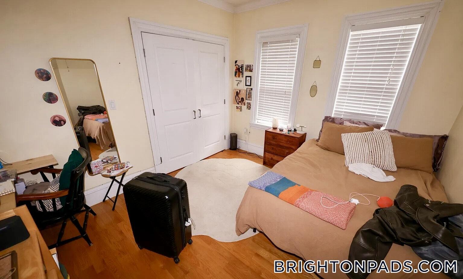 Building Photo - 55 Hobart St