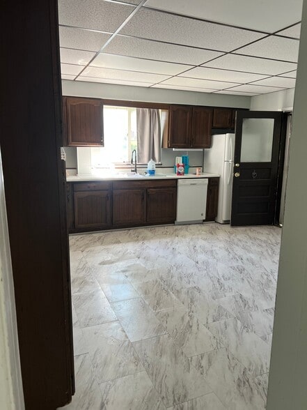 Building Photo - 214 Brown Ave