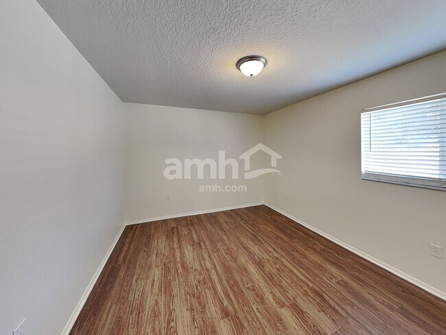 Building Photo - 3118 37th Ter E