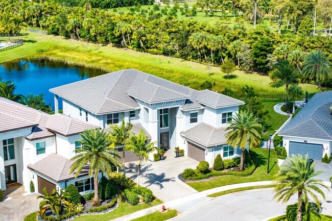 Building Photo - 19863 Meadowside Ln