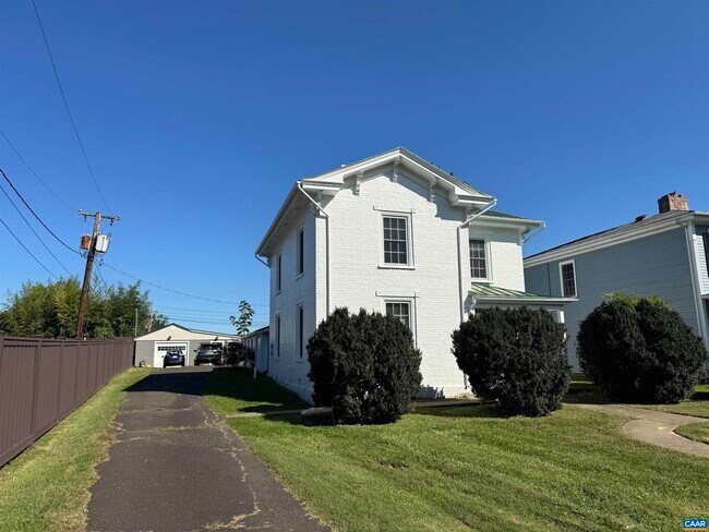 Building Photo - 510 N Main St