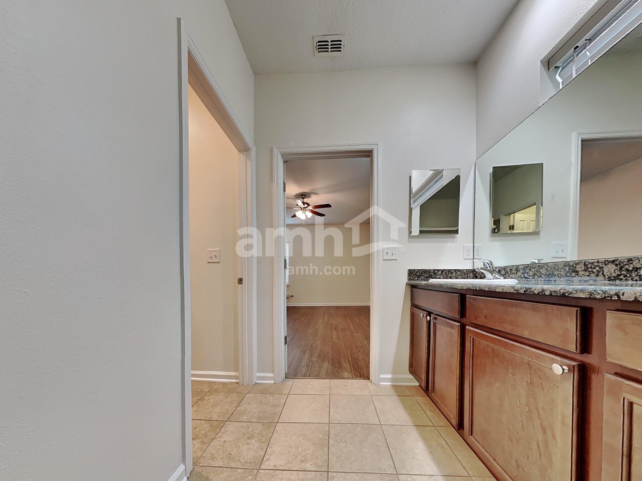 Building Photo - 235 Buck Run Way