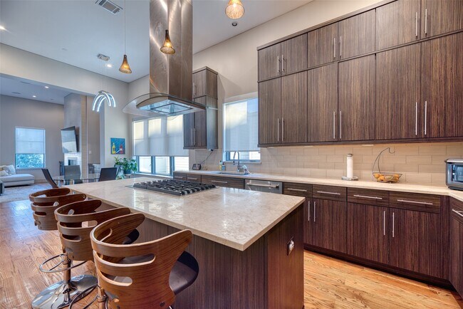 Building Photo - 5521 Kiam St