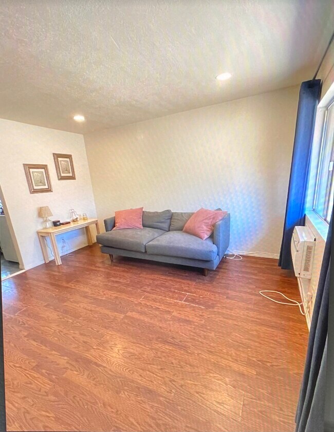 Building Photo - 35450 Douglas Ln