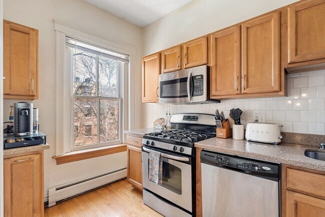 Building Photo - 70 Rutland St