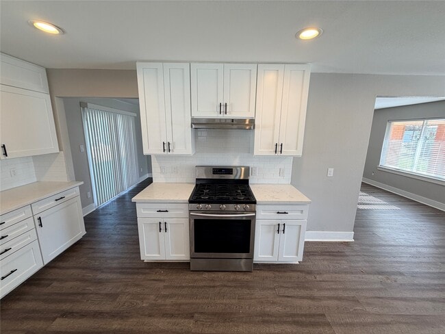 Building Photo - 5105 Oak Ave