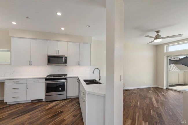 Building Photo - 4420 Lahinch Ln