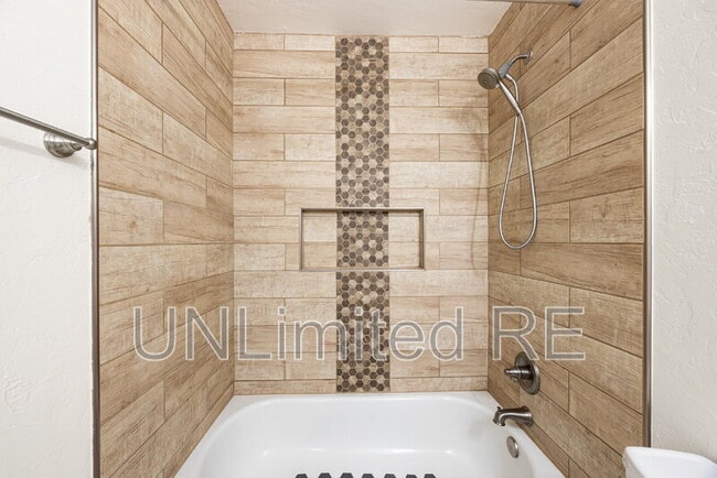 Building Photo - 8430 E Sommer Dr