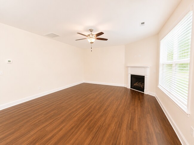 Building Photo - 52 Cane Hill Dr