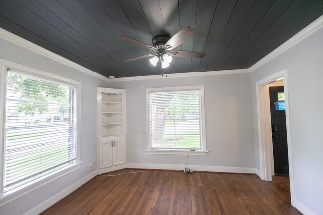 Building Photo - 8134 Niles St