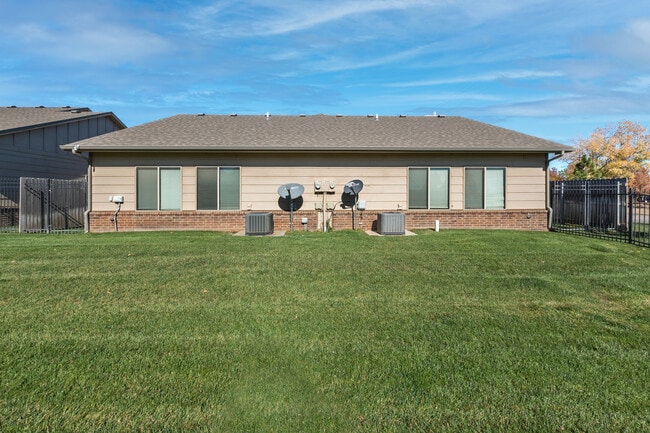 Building Photo - 13607 Hunters View St