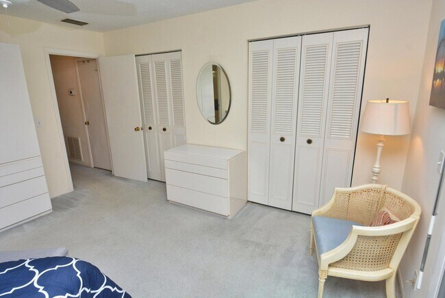 Building Photo - 1225 NW 21st St