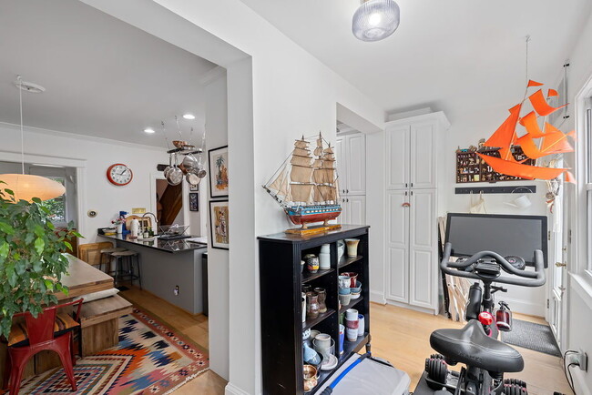 Building Photo - Beautiful, Spacious and Convenient in the HEART of DC