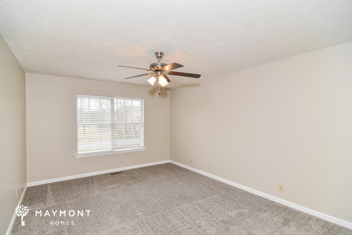 Building Photo - 1136 Lakes Edge Dr