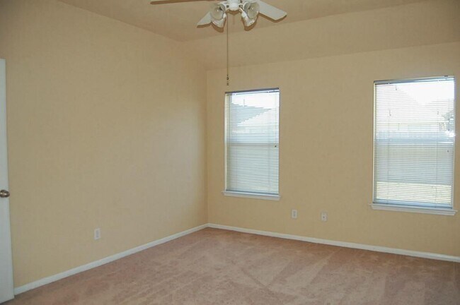 Building Photo - 30415 Deleon Fields Dr