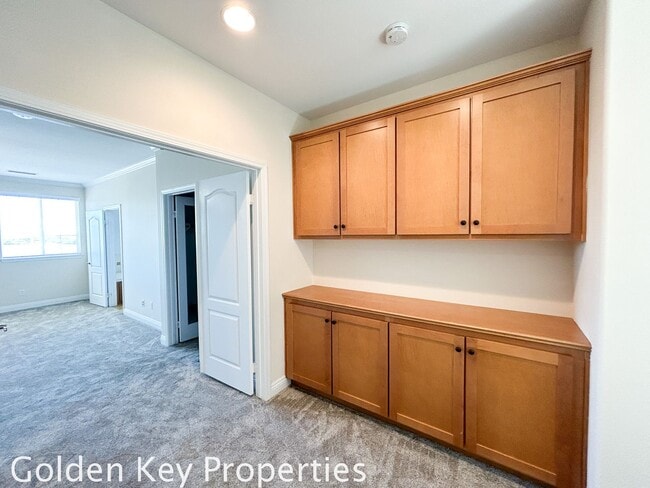 Building Photo - Beautiful Tri-Level Condo in The Bluffs at Carlsbad with Lagoon Views!!