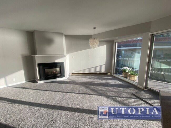 Building Photo - Ocean Views: 2Bd/2Ba + Office - Sunny, Top Floor Condo, Deck, Pool & Hot Tub