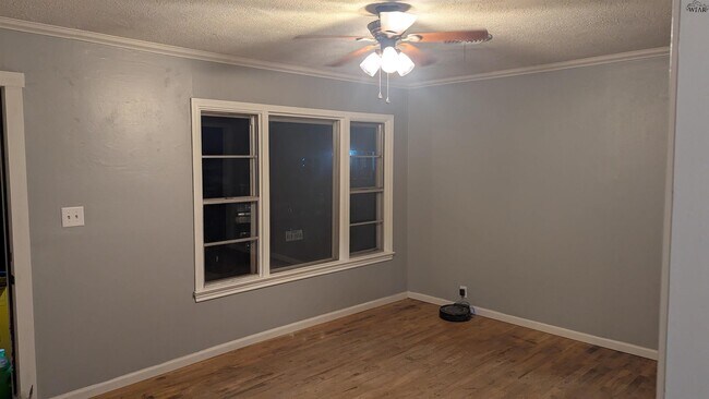 Building Photo - 1400 34th St