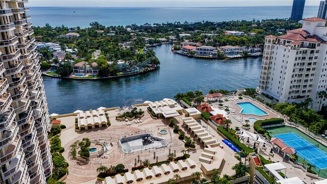 Building Photo - 20191 E Country Club Dr