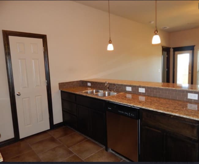 Building Photo - TAKE A LOOK AT YOUR NEW HOME!!!