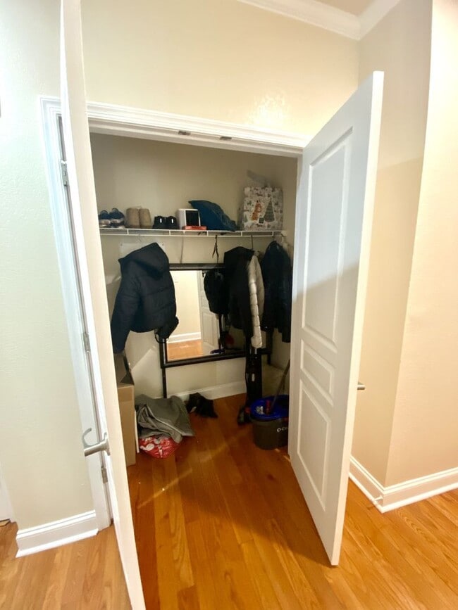 Building Photo - Broad Creek