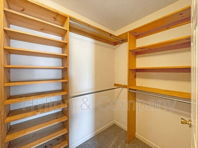 Building Photo - 15716 Palermo Terrace