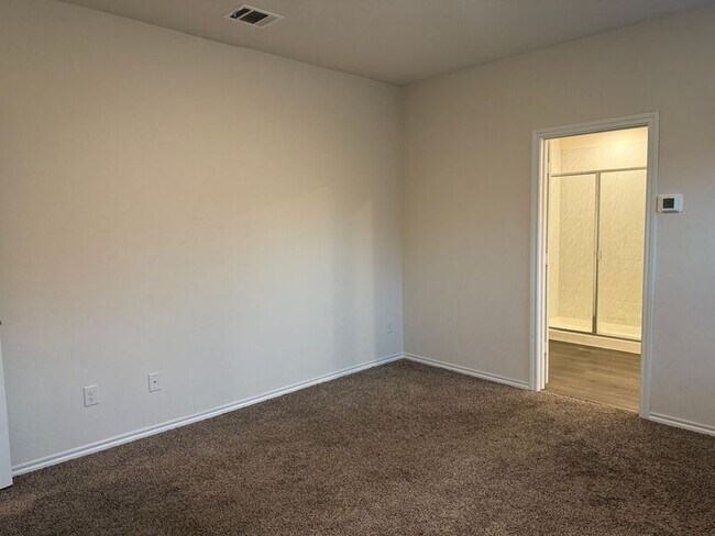 Building Photo - 3213 Perman Dr