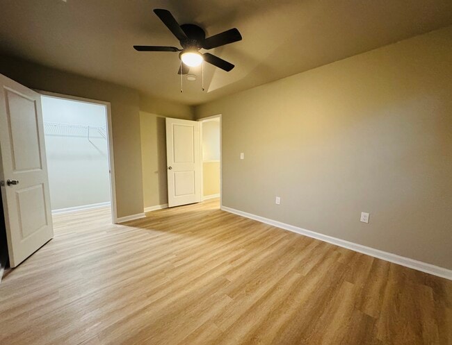 Building Photo - 2447 McAlpine Terrace